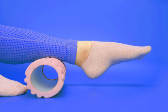 Leg with foam roller